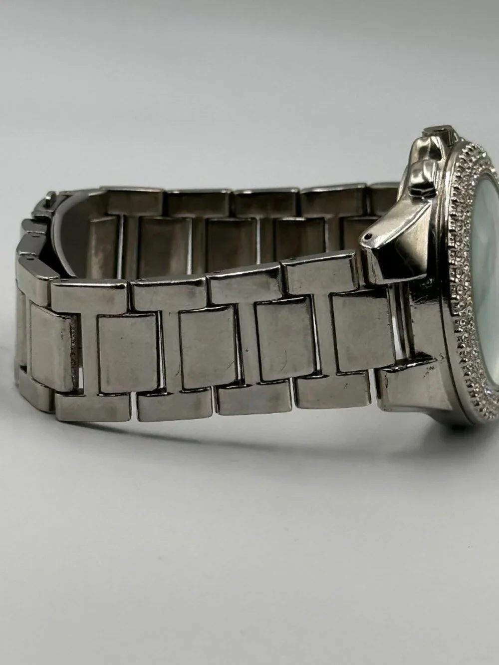 BKE Watch Women Silver Tone Crystal Bezel 40MM Round Dial New Battery 7.5 Inch